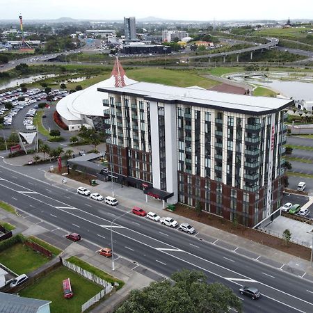 Ramada Suites By Wyndham Auckland Manukau Pacfic Centre Екстериор снимка