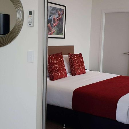 Ramada Suites By Wyndham Auckland Manukau Pacfic Centre Екстериор снимка
