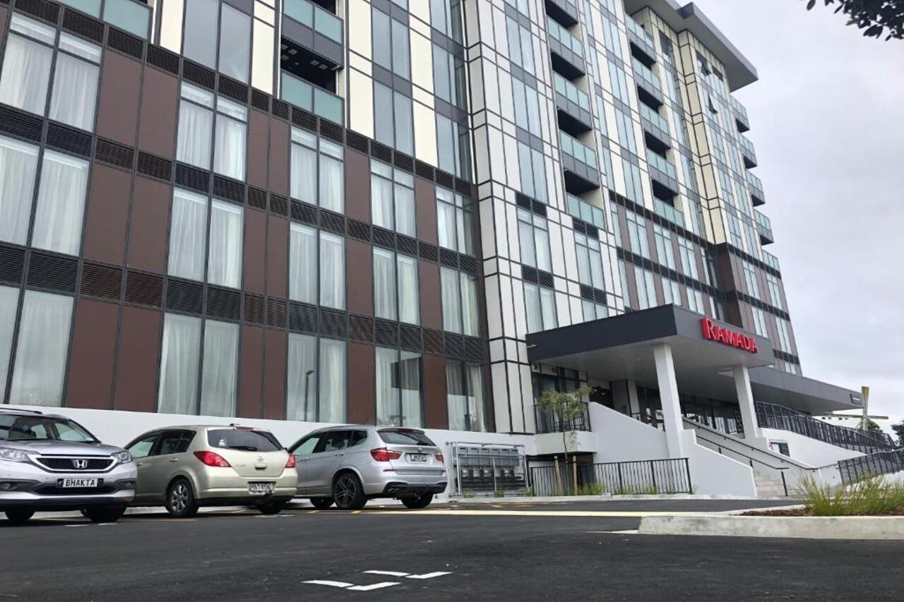 Ramada Suites By Wyndham Auckland Manukau Pacfic Centre Екстериор снимка
