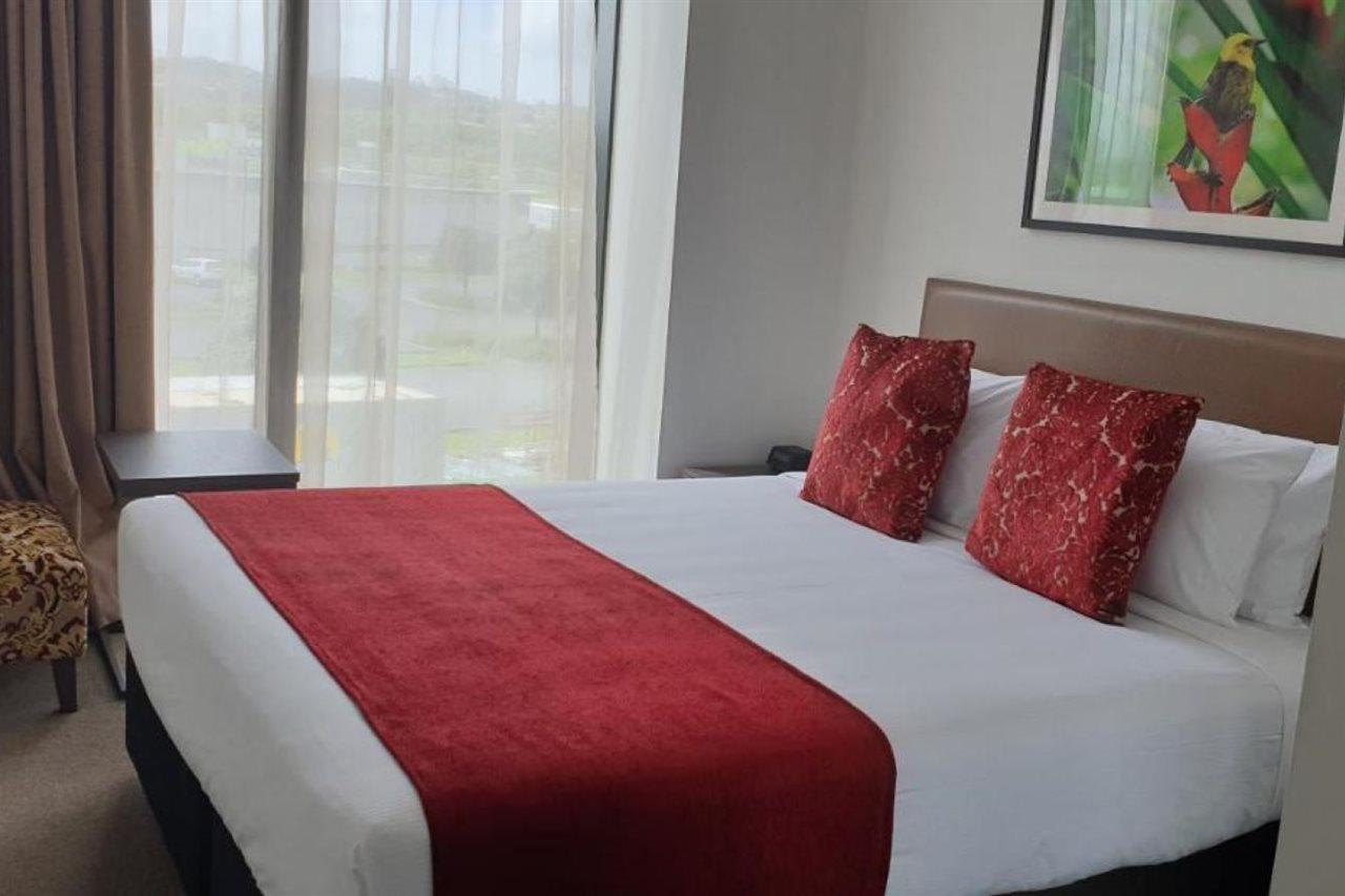 Ramada Suites By Wyndham Auckland Manukau Pacfic Centre Екстериор снимка
