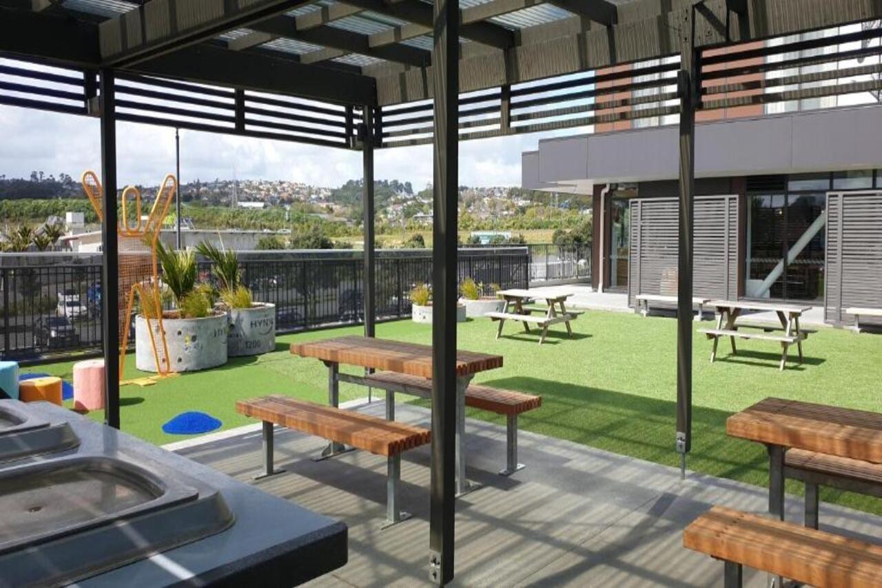 Ramada Suites By Wyndham Auckland Manukau Pacfic Centre Екстериор снимка