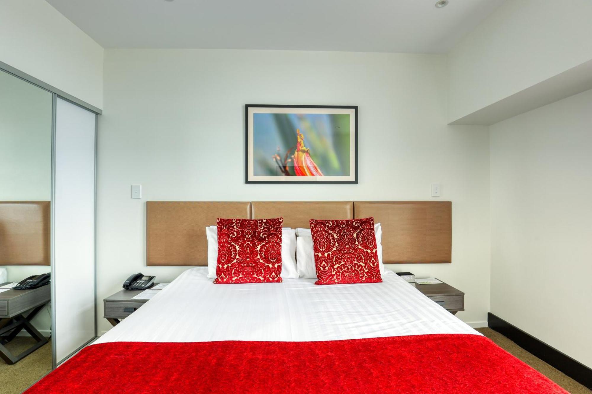 Ramada Suites By Wyndham Auckland Manukau Pacfic Centre Екстериор снимка