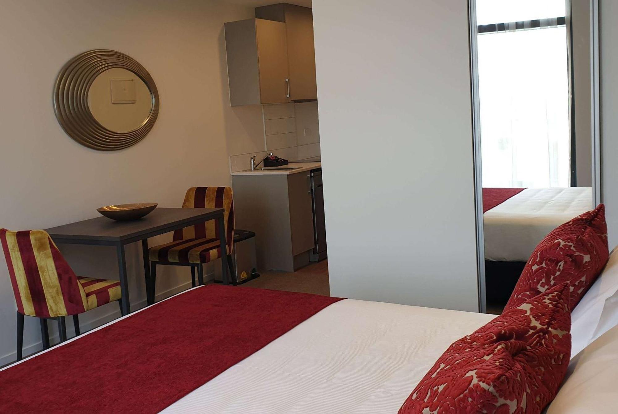 Ramada Suites By Wyndham Auckland Manukau Pacfic Centre Екстериор снимка