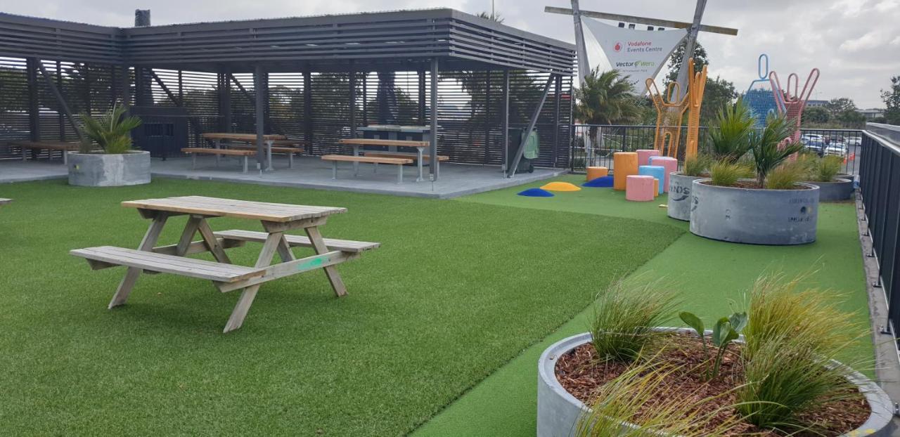 Ramada Suites By Wyndham Auckland Manukau Pacfic Centre Екстериор снимка