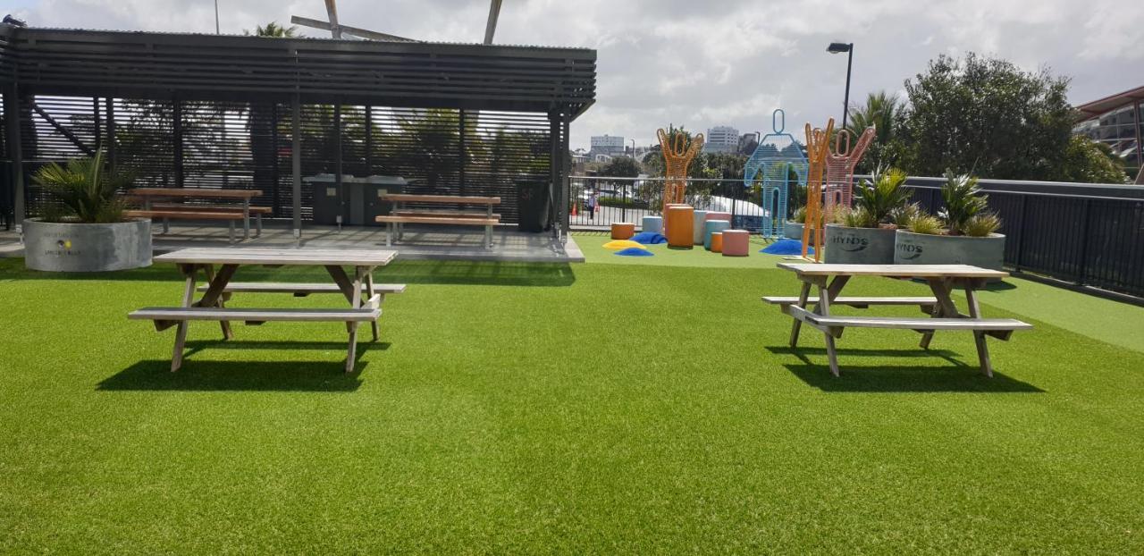 Ramada Suites By Wyndham Auckland Manukau Pacfic Centre Екстериор снимка