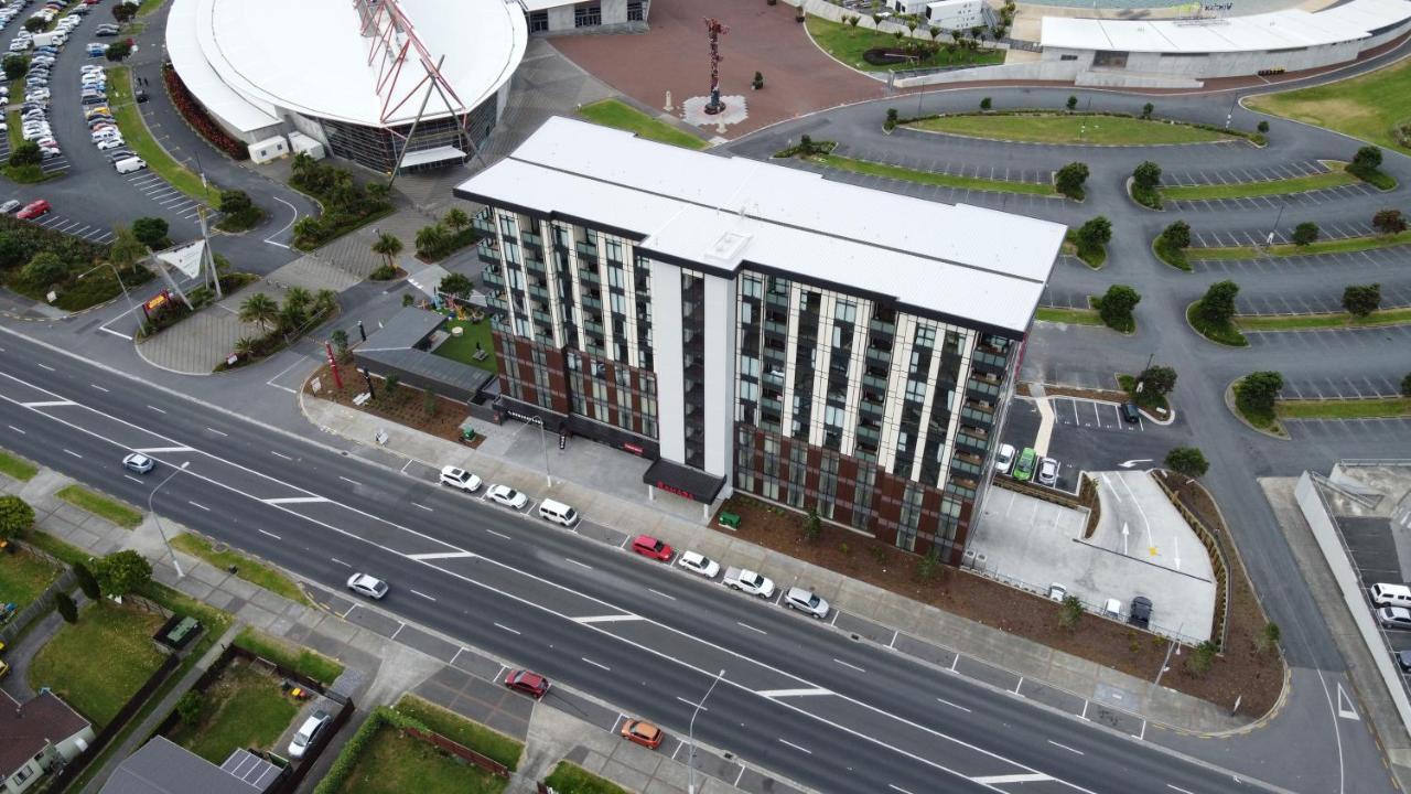 Ramada Suites By Wyndham Auckland Manukau Pacfic Centre Екстериор снимка